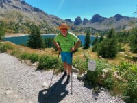 Gugi, beim Alternativprogramm auf Flugreisen, hier wandern und einkehren am Allos